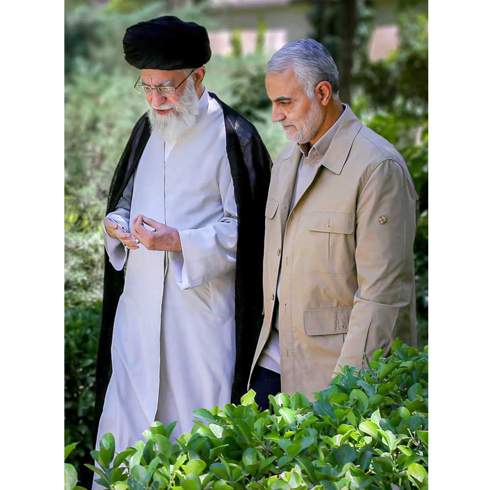 3211 قاب عکس مقام معظم رهبری و شهید سلیمانی شاسی 10.5 در 15 - Image 1
