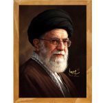 رهبر شهید همراه با امضا ایشان